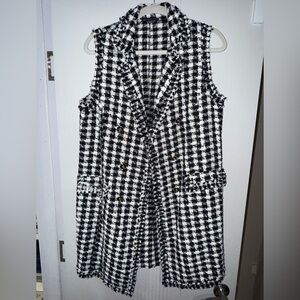 Adrianna Papell Black and White boucle houndstooth vest jacket